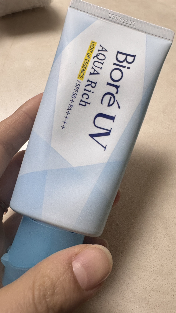 비오레 (Biore) (해외) 유브이 아쿠아 리치 라이트 업 에센스 [SPF50+/PA++++] review image