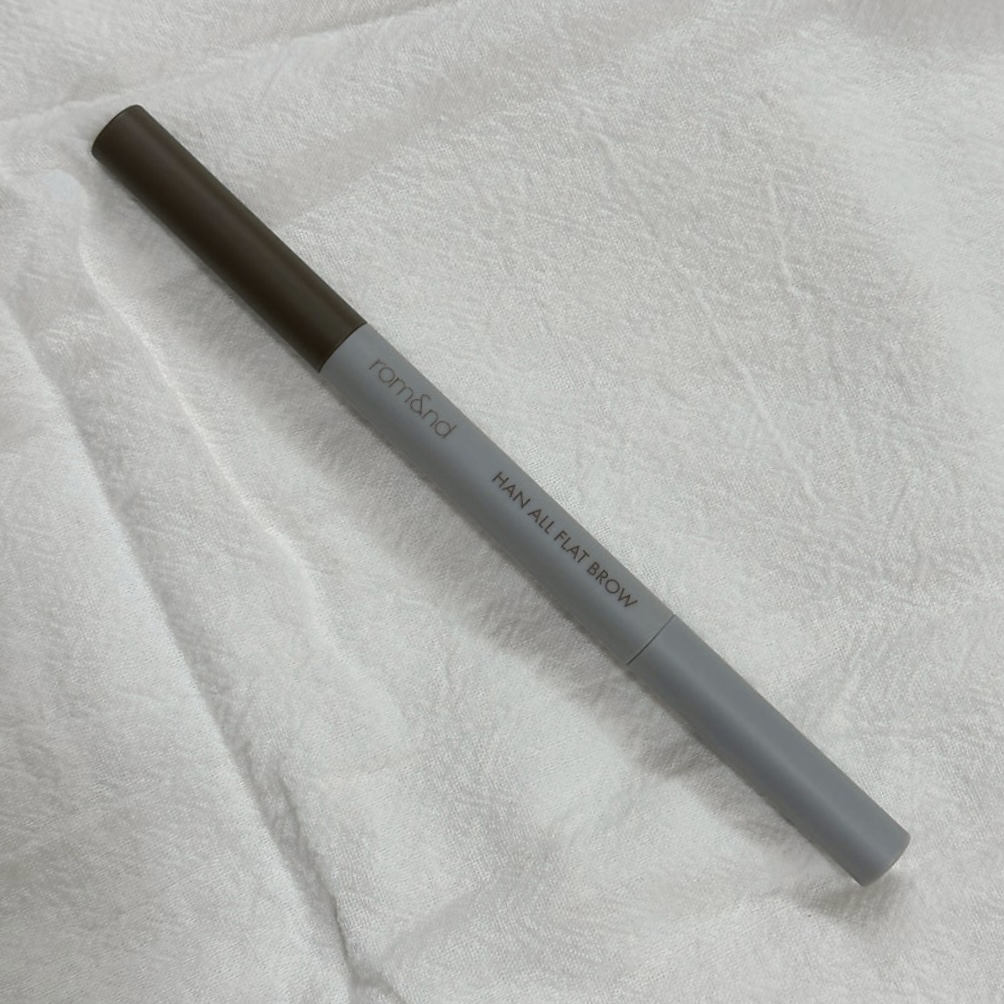 一款平滑眉毛 [C2 格雷斯托夫]的真实用户使用照片