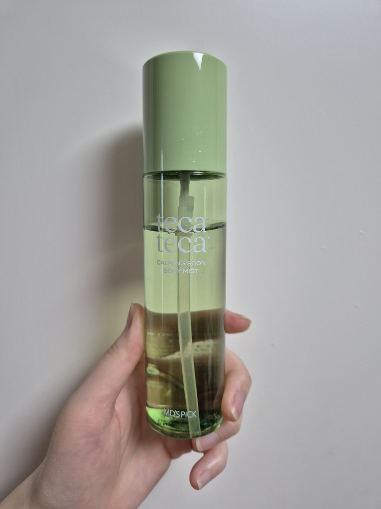 清新怡人的身体喷雾的真实用户使用照片