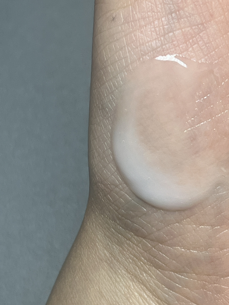 Real user review photo of Essential Mool Cream Light
