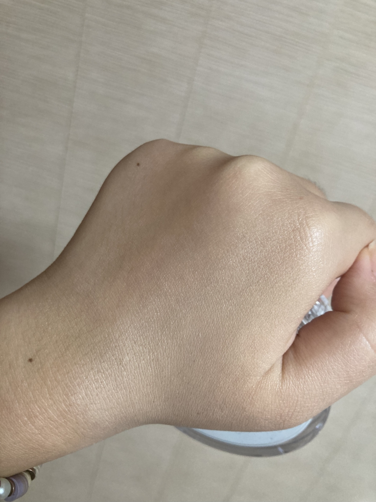心形裂缝遮瑕气垫 [SPF50+/PA++++] [23号黄油米色]的真实用户使用照片