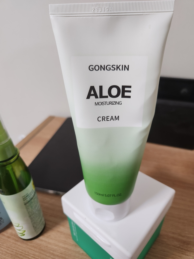 공스킨 (GONGSKIN) 알로에 수분 크림 review image