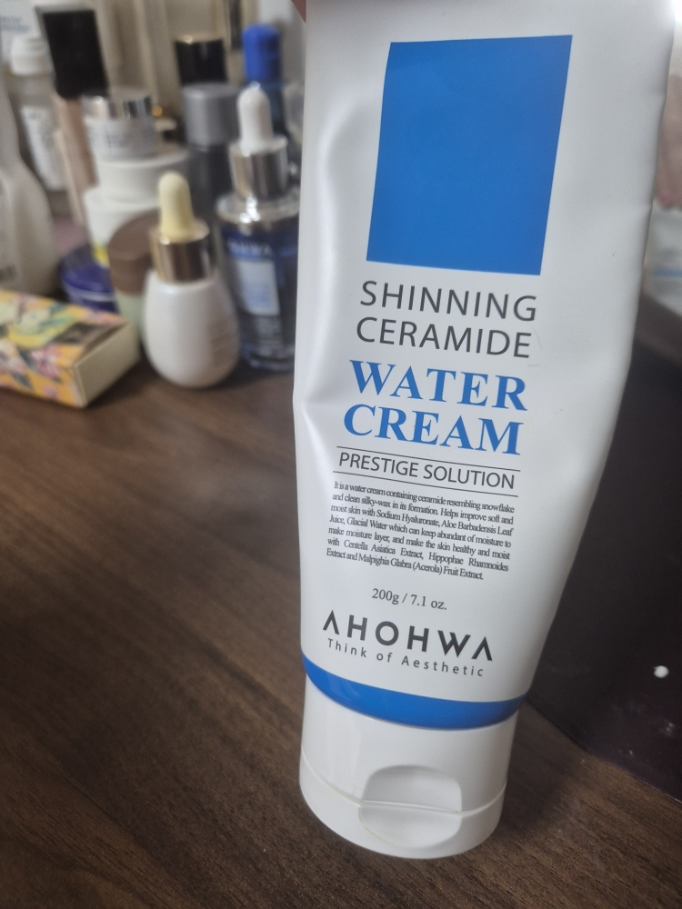 아오와 (AHOHWA) 샤이닝 세라마이드 워터 크림 review image