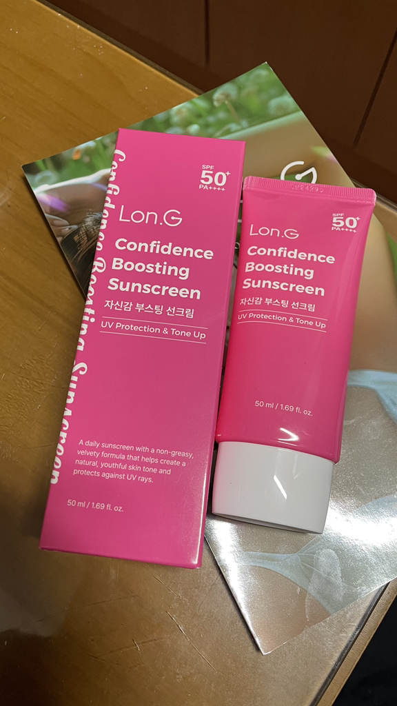 론지 (Lon.G) 자신감 부스팅 선크림 [SPF50+/PA++++] review image