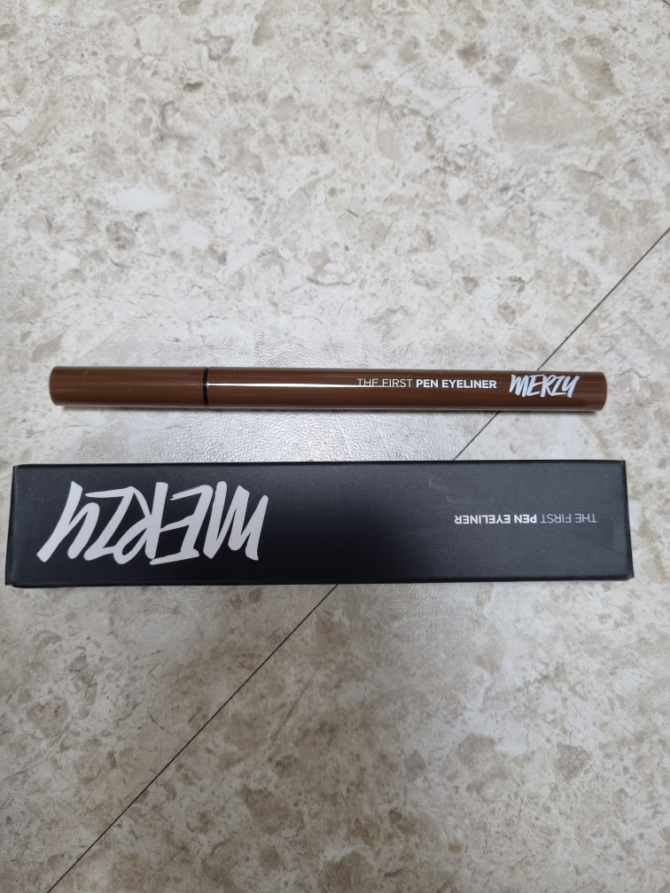 머지 (MERZY) 더 퍼스트 펜 아이라이너 [P3 커피번] review image