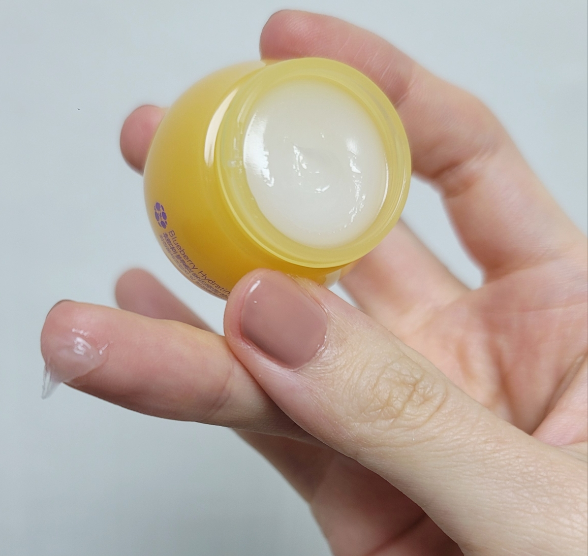 蓝莓保湿蜂蜜润唇膏的真实用户使用照片