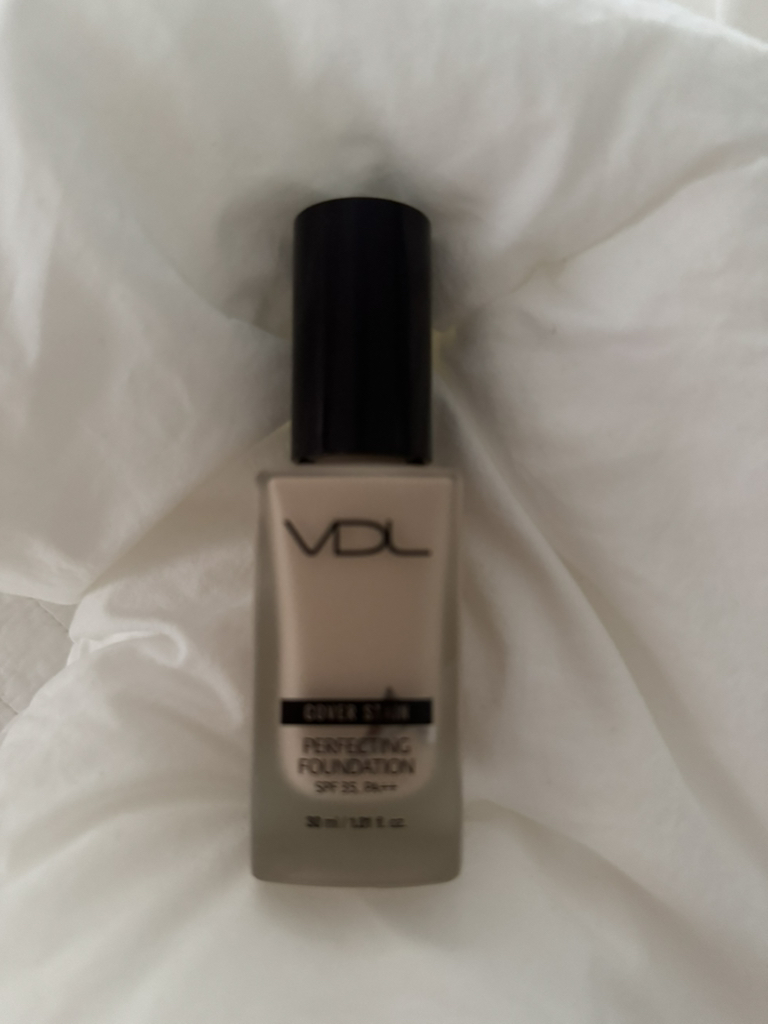 VDL (브이디엘) 퍼펙팅 래스트 파운데이션 [SPF30/PA++] [M01] review image