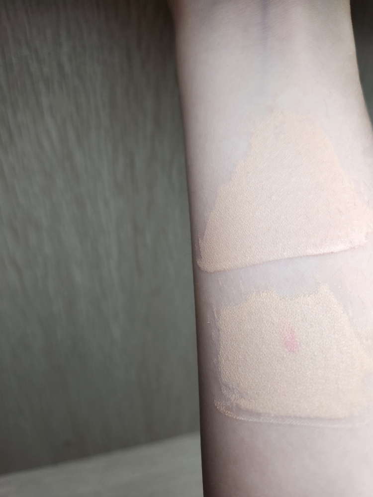 INNISFREE (悦诗风吟) 轻盈遮瑕粉底液 [SPF20/PA++] [21N 香草] common.review image