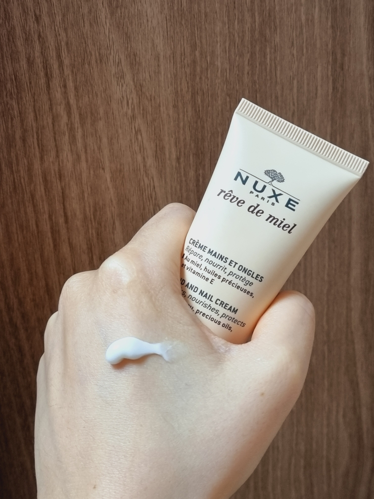 눅스 (NUXE) 레브드미엘 핸드 앤 네일 크림 review image
