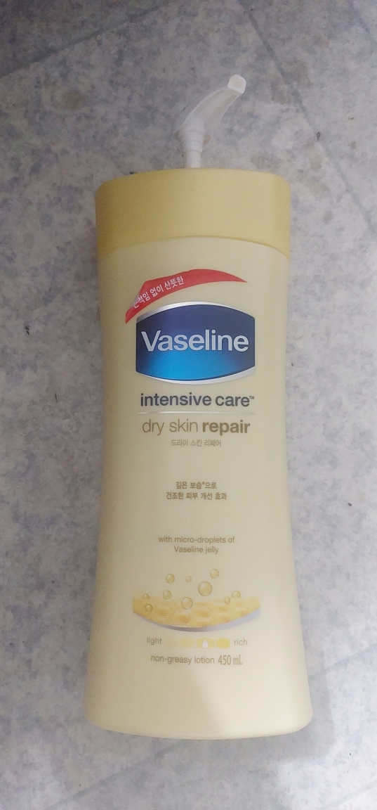 바세린 (Vaseline) (유니레버) 인텐시브 케어 로션 [드라이스킨리페어] review image