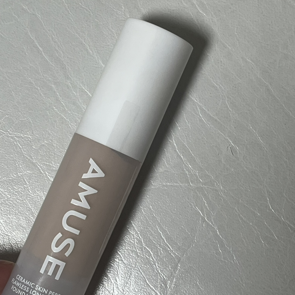어뮤즈 (AMUSE) 세라믹 스킨 퍼펙터 파운데이션 [SPF40/PA++][01 포슬린] review image