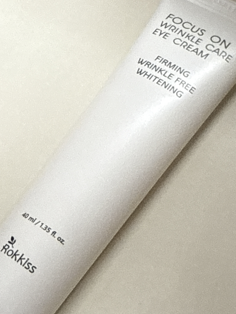 聚焦抗皱眼霜的真实用户使用照片