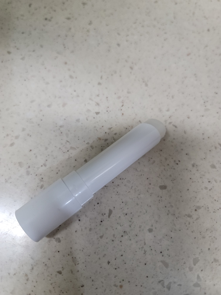 极致保湿润唇膏的真实用户使用照片