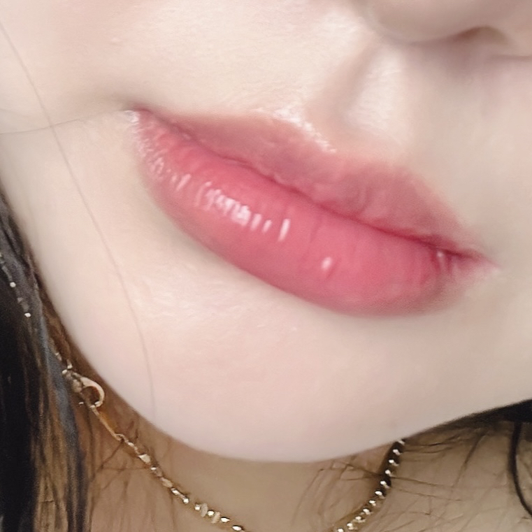 입생로랑뷰티 (YVESSAINTLAURENTBEAUTY) 캔디 글레이즈 컬러밤 [13 플래싱로제] review image