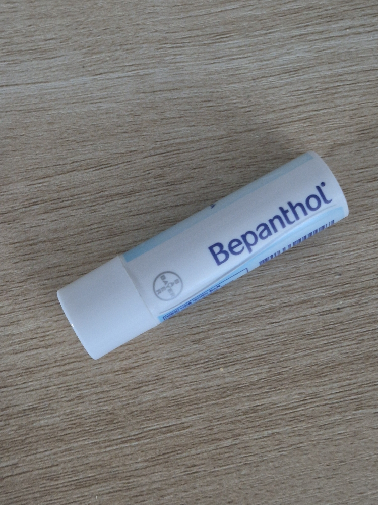 비판톨 (Bepanthol) 데이케어 립스틱 review image