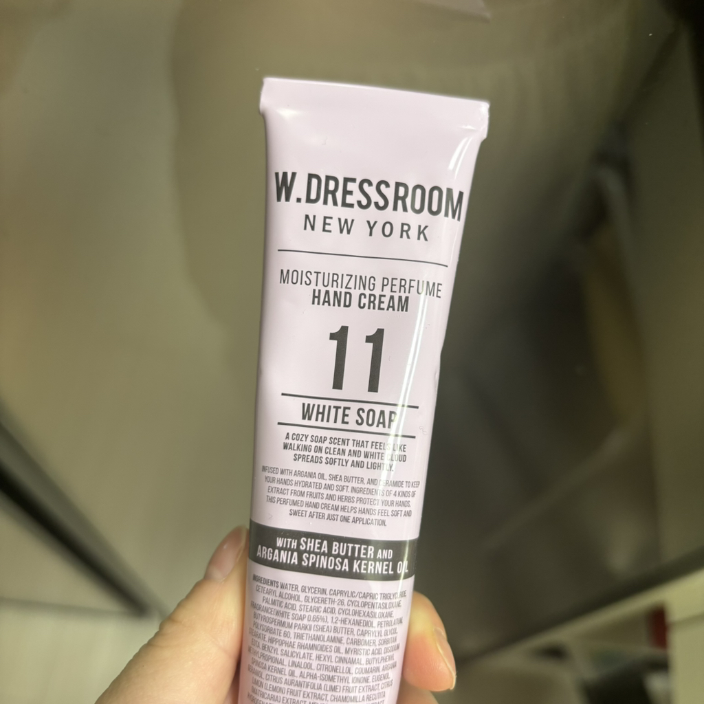 더블유드레스룸 (W.DRESSROOM) 퍼퓸 핸드크림 [No.11 화이트솝] review image