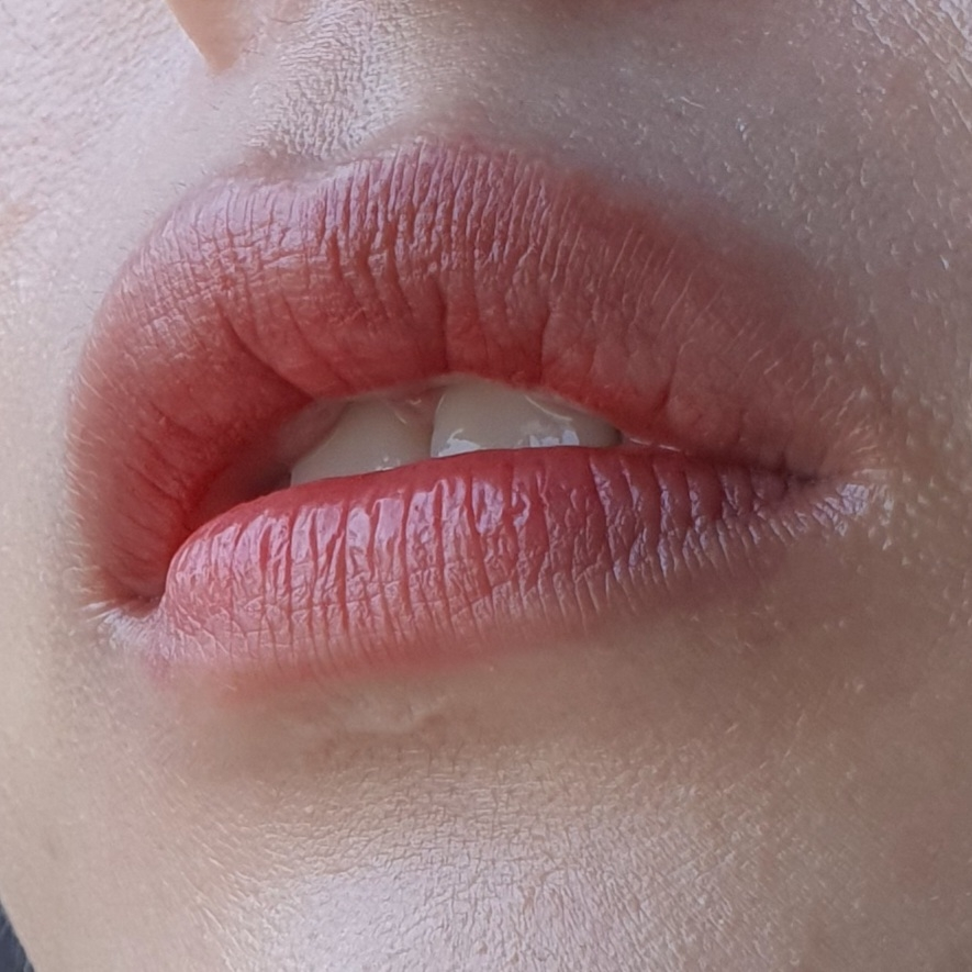 입생로랑뷰티 (YVESSAINTLAURENTBEAUTY) 따뚜아쥬 꾸뛰르 벨벳 틴트 [211 칠리인사이트먼트] review image