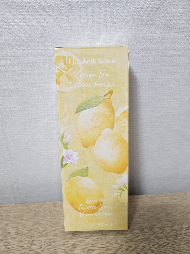 엘리자베스아덴 (ElizabethArden) 그린티 시트론 프리지아 EDT review image