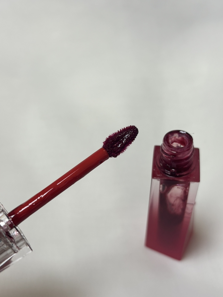 Couture 唇膏釉【4 号好时樱桃味的真实用户使用照片