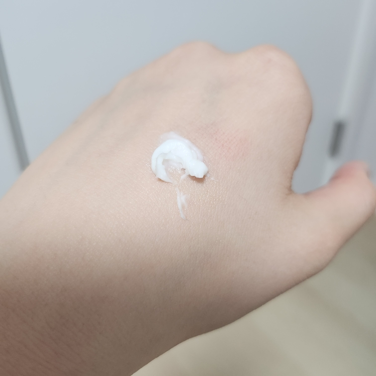 水库蓝色透明质酸集中修护霜的真实用户使用照片