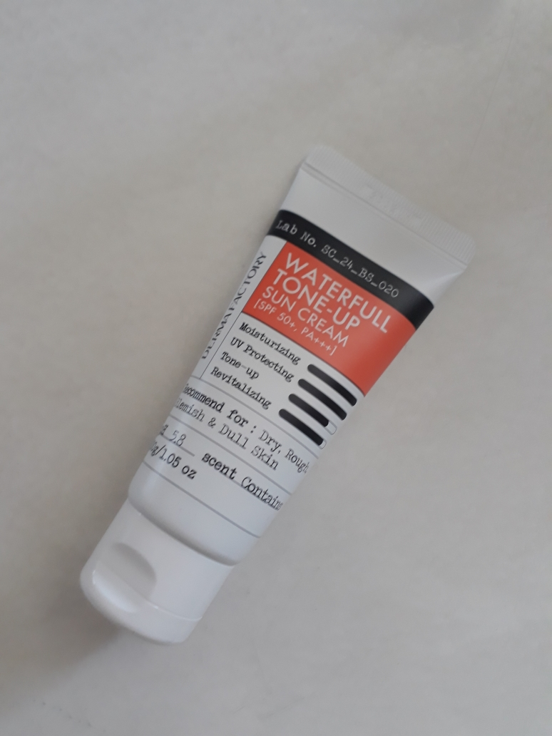 더마팩토리 (DERMAFACTORY) 워터풀 톤업 선크림 [SPF50+/PA+++] review image