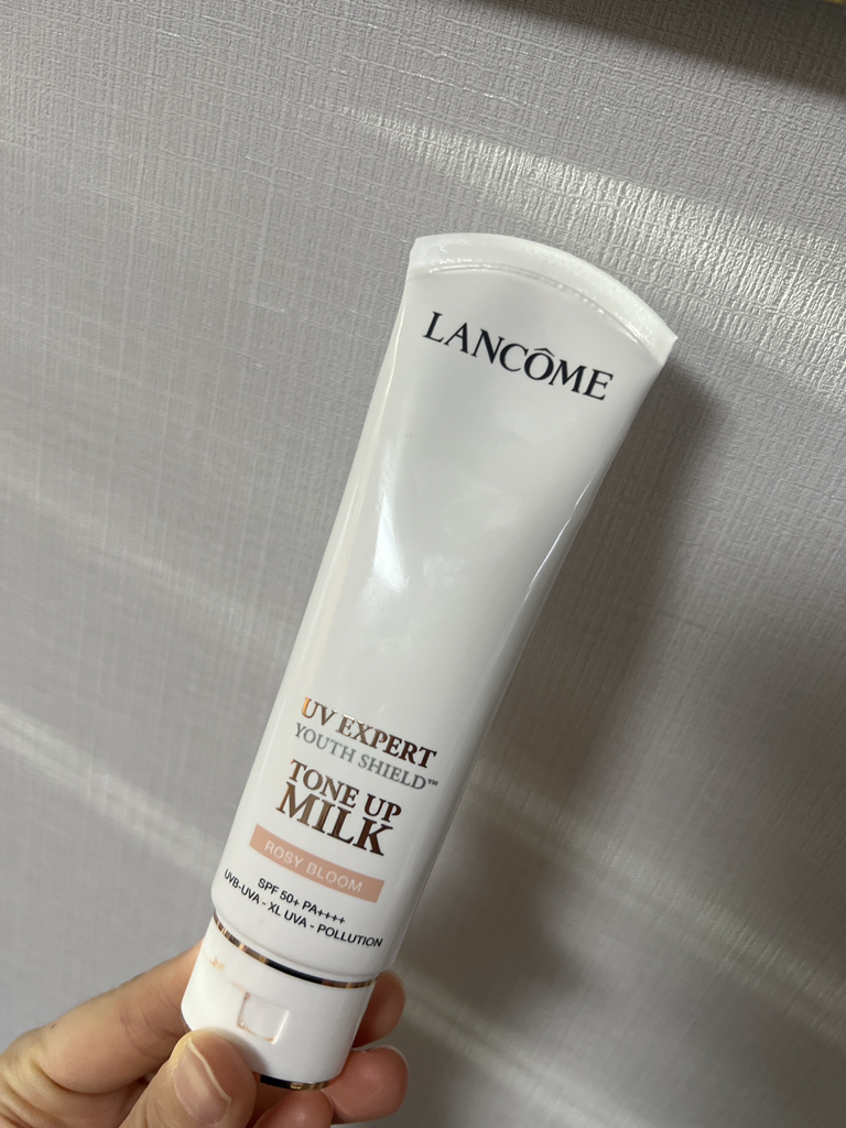 Real user review photo of UV EXPERT TONE UP [SPF50+/PA++++] [ROSY BLOOM]