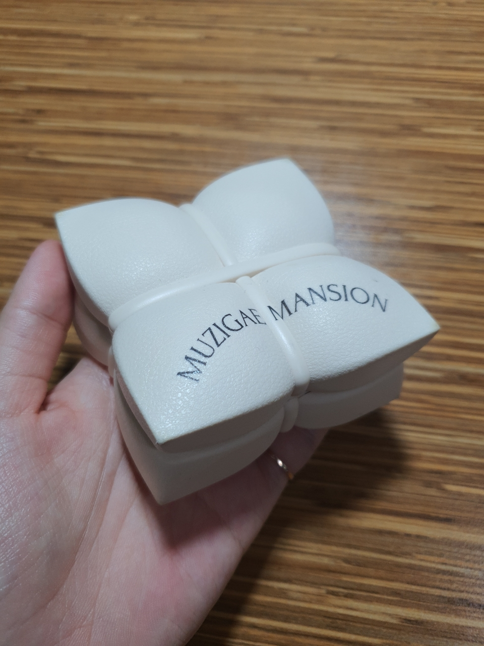 무지개맨션 (MUZIGAEMANSION) 슬릭 워터 쿠션 [N19] review image