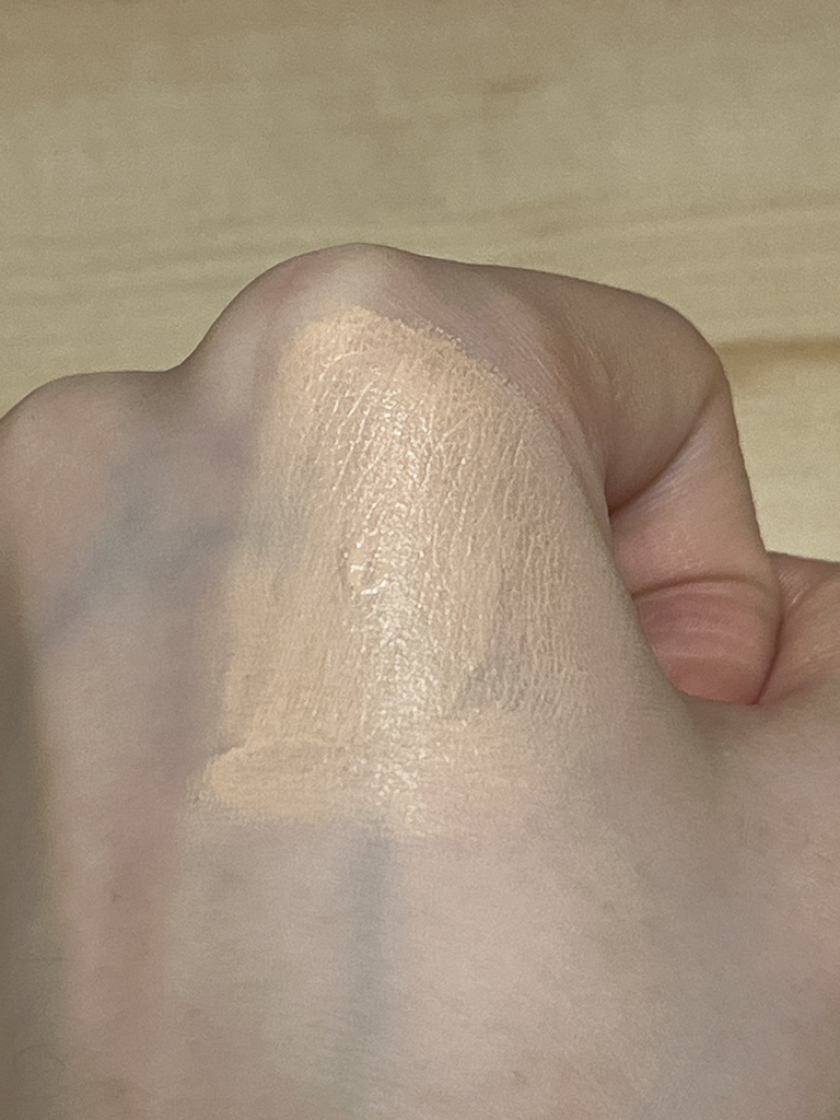 丝绸般柔滑24小时持久粉底液[SPF20/PA++][17N1象牙色]的真实用户使用照片