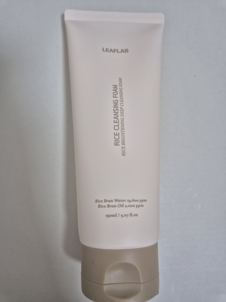 리프랩 (LEAFLAB) 라이스 브라이트닝 딥 클렌징 폼 review image