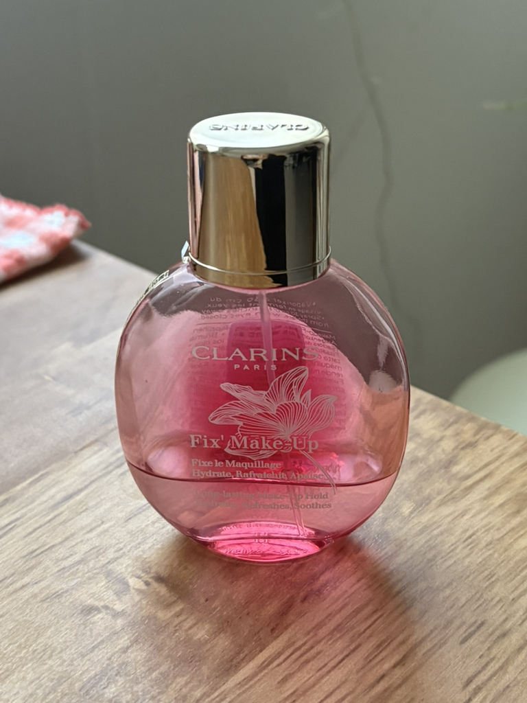 娇韵诗 糕点版定妆霜持久定妆 common.review image