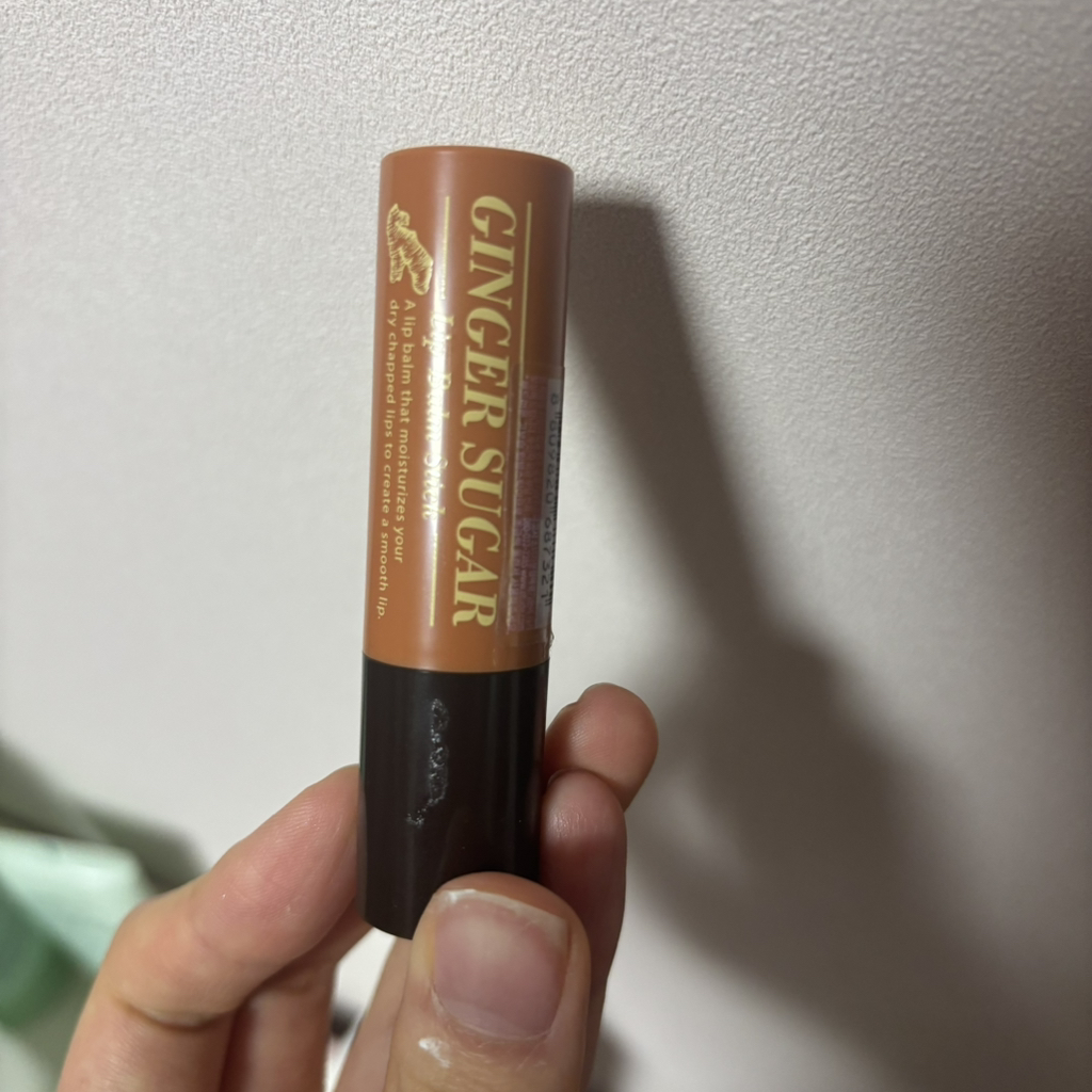 Ảnh đánh giá thực tế của người dùng về Ginger Sugar Lip Balm Stick