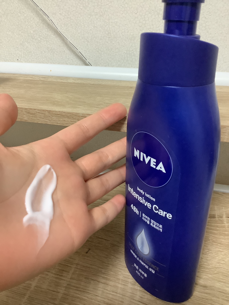 니베아 (NIVEA) 인텐시브 바디로션 review image