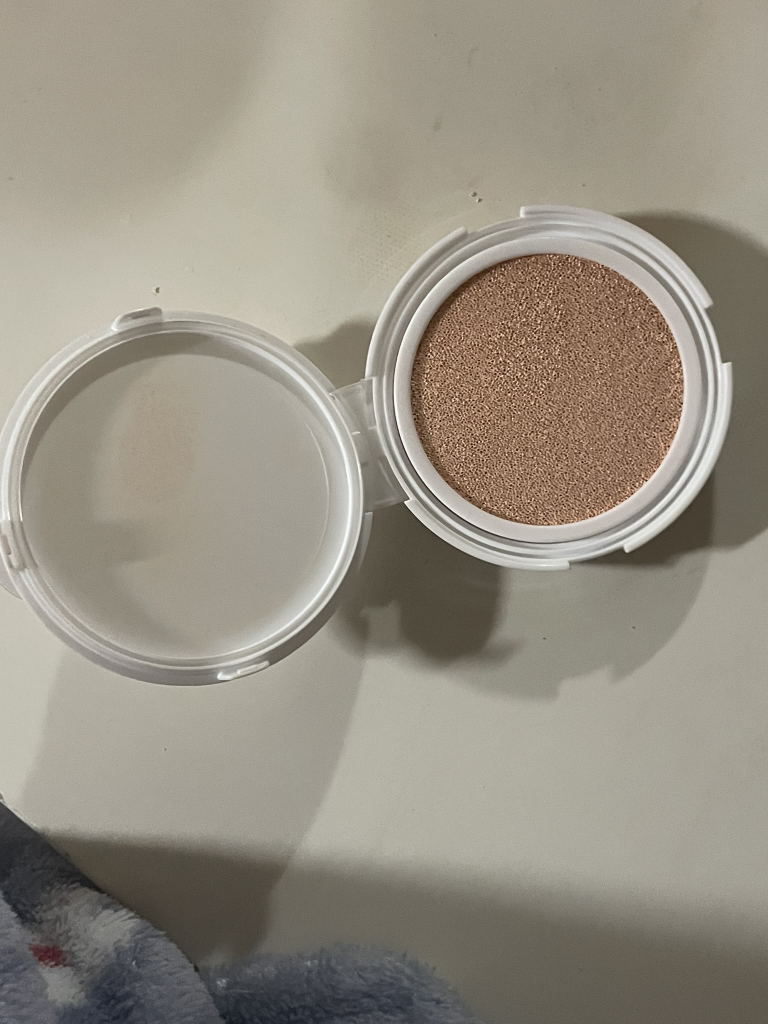 光泽遮瑕气垫 [SPF50+/PA+++] [13号 白色]的真实用户使用照片