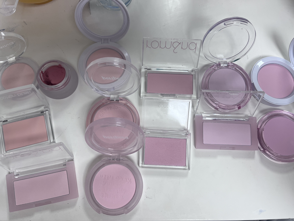 蓬松粉状腮红 [腼腆]的真实用户使用照片