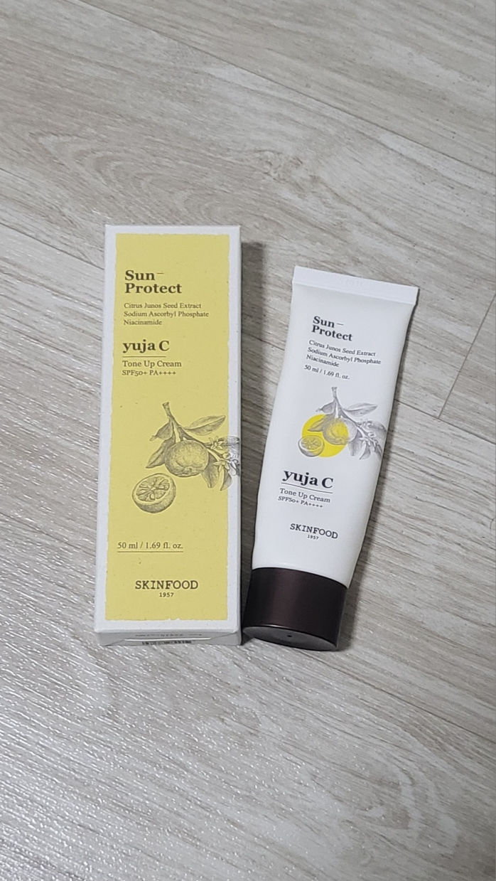 스킨푸드 (SKINFOOD) 유자 씨 톤업 크림 [SPF50+/PA++++] review image