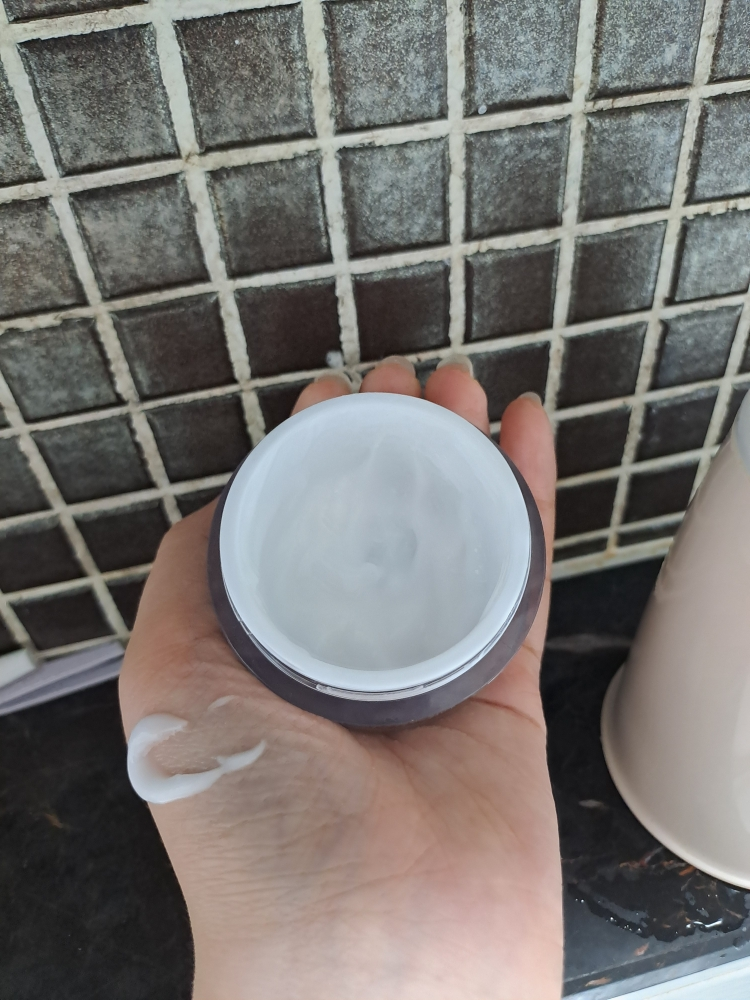Eucerin 水通道蛋白活性轻质乳霜 common.review image