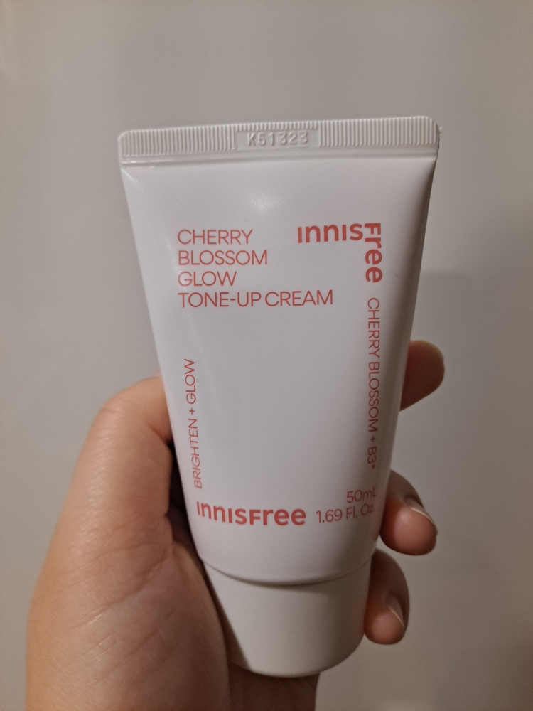 이니스프리 (INNISFREE) 왕벚꽃 글로우 톤업 크림 review image