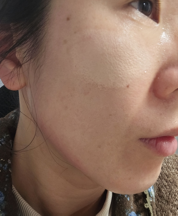 光感修颜气垫粉底霜 [SPF50+/PA++++] [21号]的真实用户使用照片
