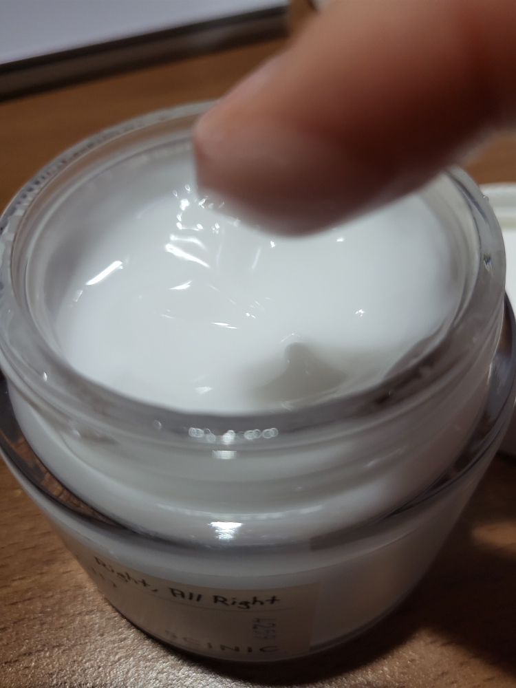 玻尿酸乳霜的真实用户使用照片