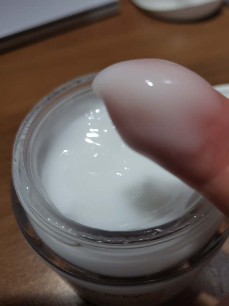 玻尿酸乳霜的真实用户使用照片