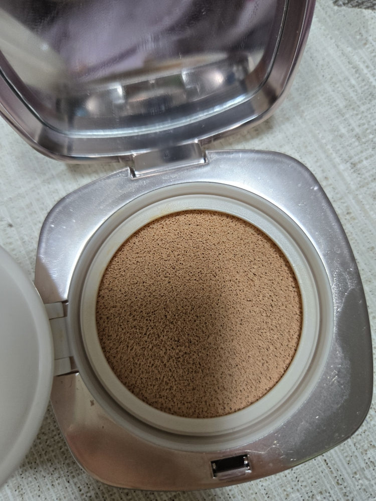 拉默尔 光感提拉粉底液 [SPF20/PA+++] [粉瓷色］ common.review image