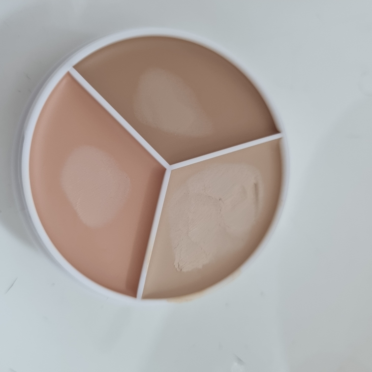 아유아유 (auau) 퍼펙트 컨실러 review image