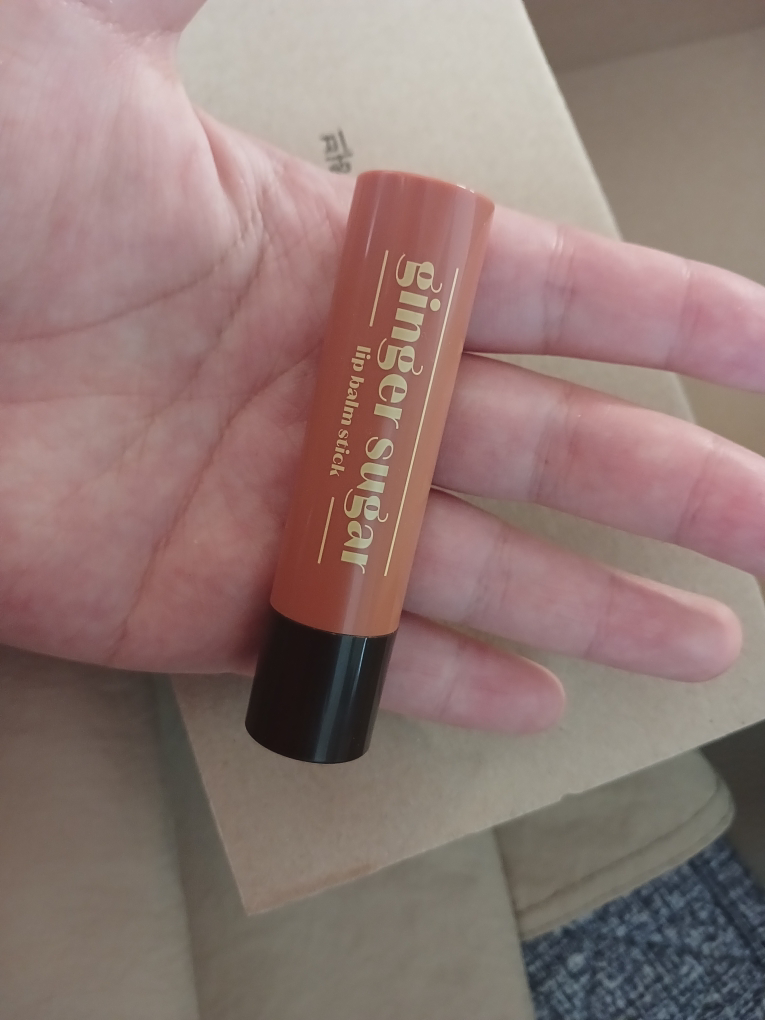 Ảnh đánh giá thực tế của người dùng về Ginger Sugar Lip Balm Stick