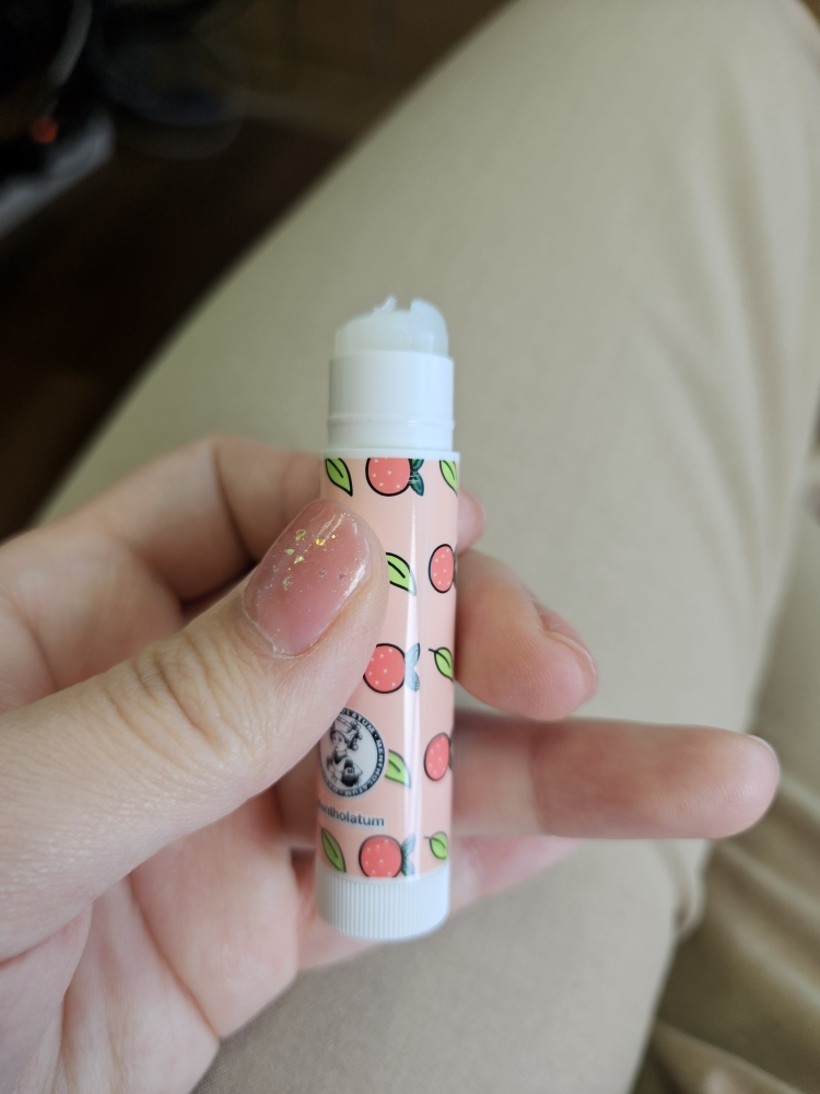 멘소래담 (MENTHOLATUM) KKKIM 콜라보 립아이스 립밤 [그레이프프루트티] review image