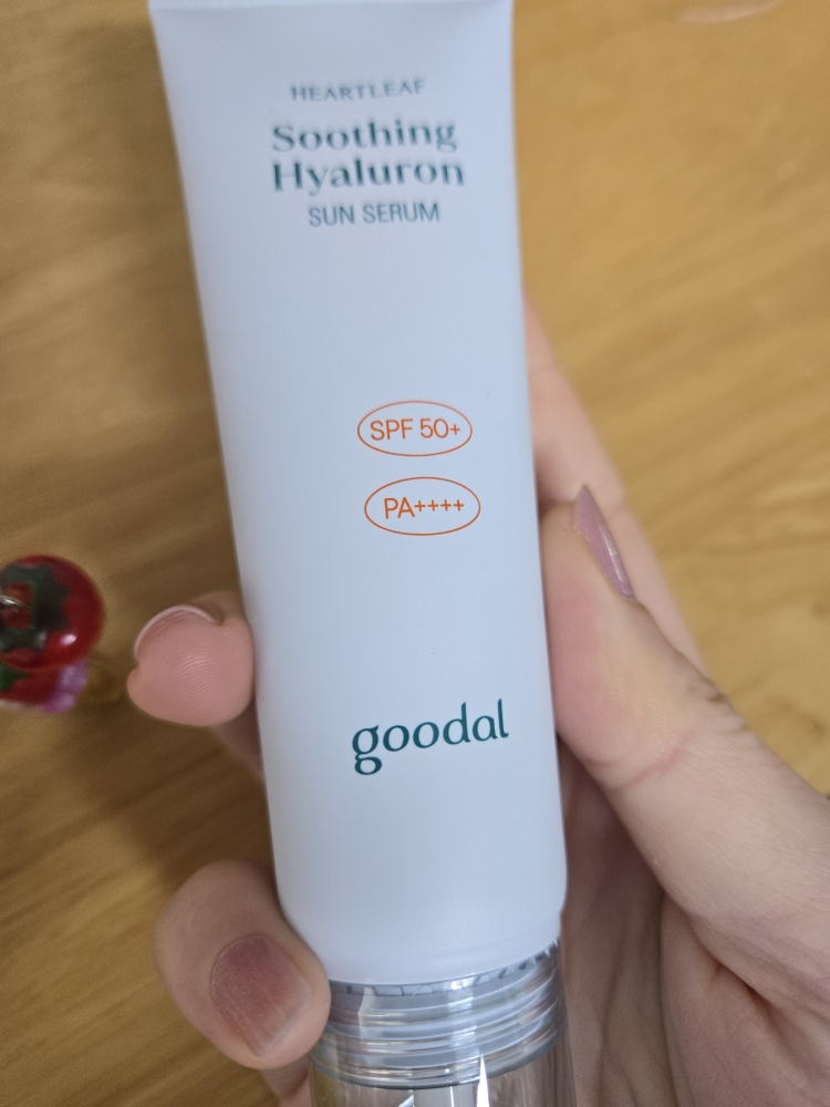 구달 (goodal) 어성초 진정 히알루론 선세럼 [SPF50+/PA++++] review image