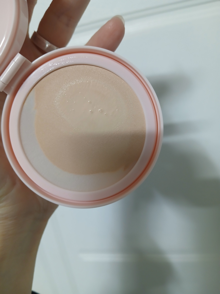밀크터치 (MilkTouch) 올데이 스킨핏 밀키 글로우 쿠션 [SPF50+/PA++++] [02 바닐라아이보리] review image