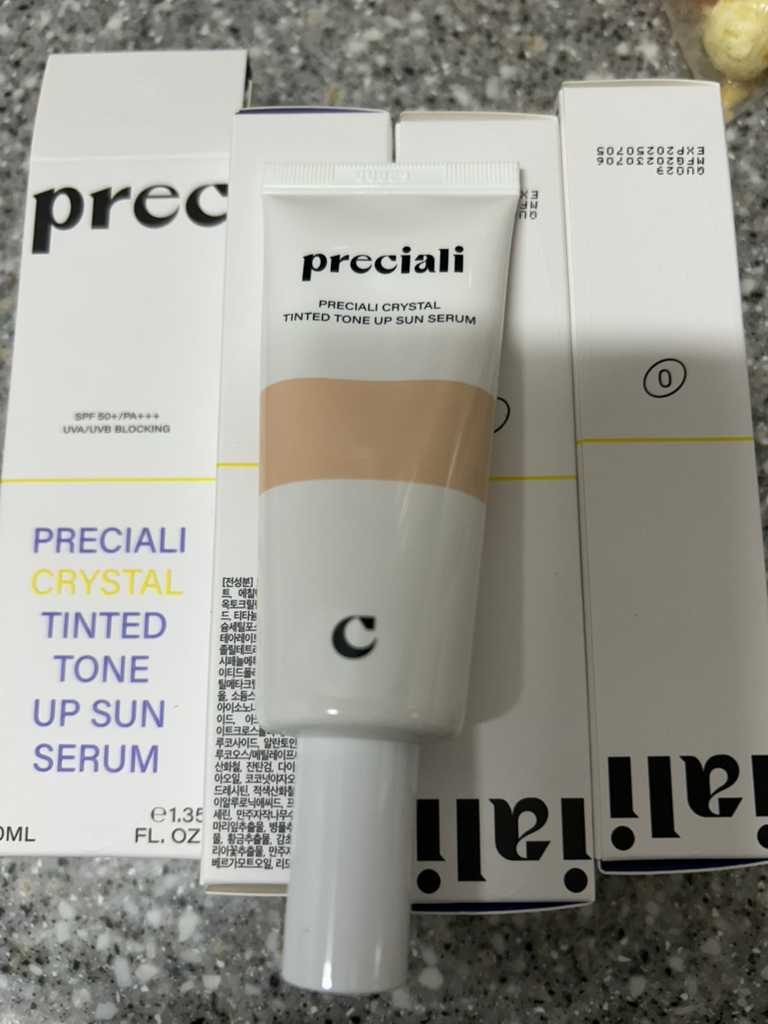 프리셜리 (PRECIALI) 크리스탈 틴티드 톤업 선세럼 [SPF50+/PA+++] [00 베이지핑크] review image