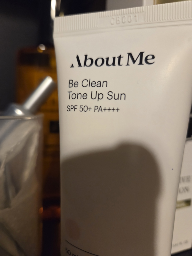 防晒霜 [SPF50+/PA++++] [提亮肤色]的真实用户使用照片