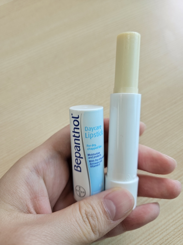 비판톨 (Bepanthol) 데이케어 립스틱 review image
