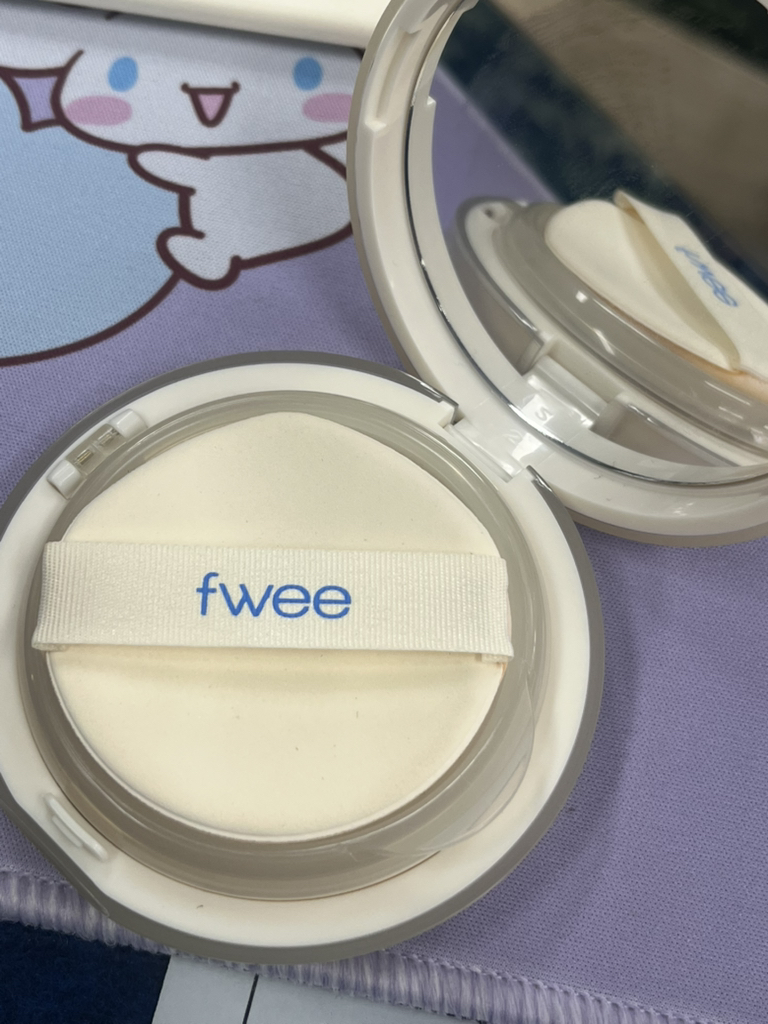 fwee CUSHION EGG-FIT COVER [SPF50+/PA+++] [1.5 Peach] review image